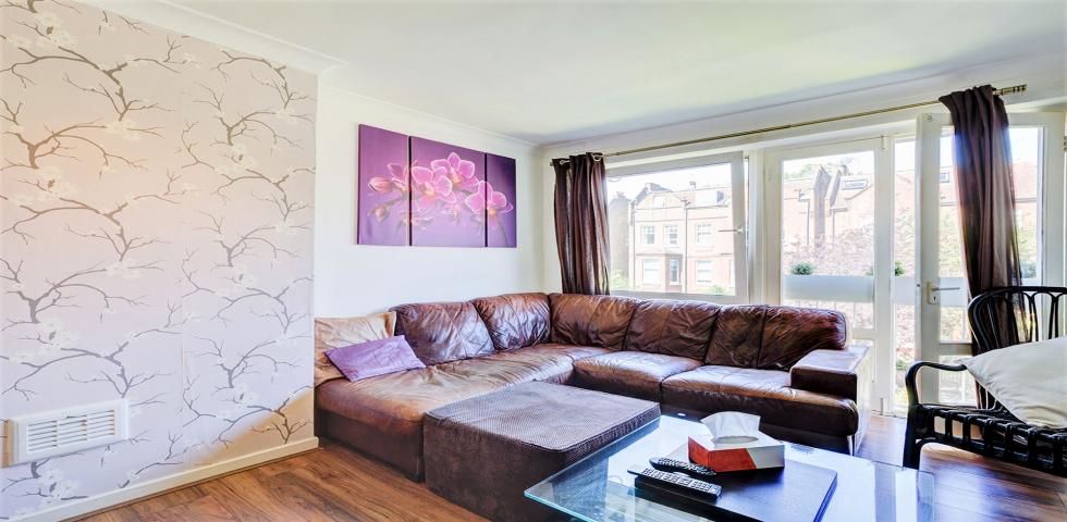 Stunning Sharers Apartment Greencroft Gardens, West Hampstead